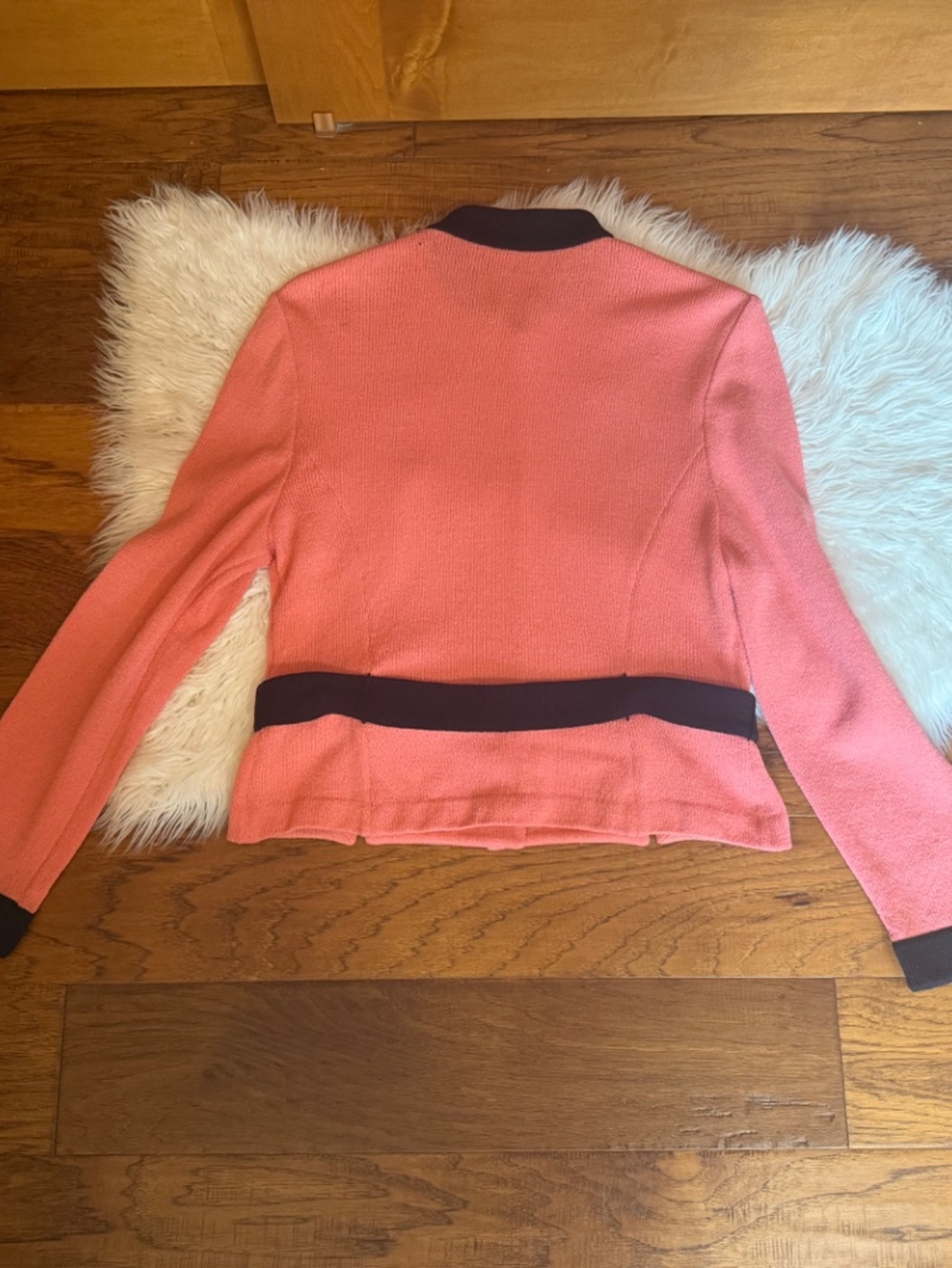 Sophisticated St. John Tailored Passion Pink & Black Blazer - Picture 8 of 8